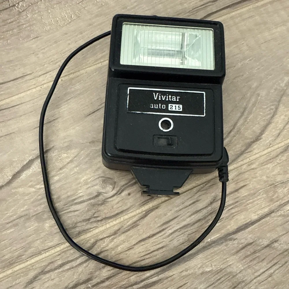 VIVITAR Auto 215 Shoe Mount Flash UNTESTED
